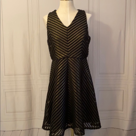 Massimo Dresses & Skirts - Black and Gold Sleeveless Dress
